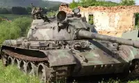 Брошенный танк лес побег Screen Shot 2