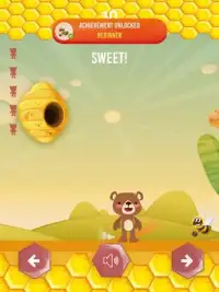 The Dodging Bear: Dodge the falling beehives Screen Shot 5