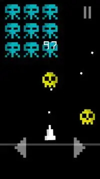 Invaders Classic Arcade Game - Pixel Art Shooter Screen Shot 1