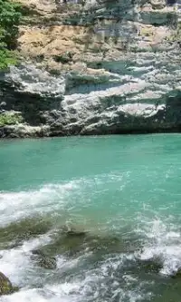 Lago azul na Abkhazia quebra Screen Shot 0