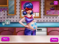 गर्भवती माँ बच्चे के जन्म के खेल नवजात शिशु की देख Screen Shot 2
