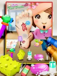 Cute Little Girl Foot Doctor Screen Shot 0