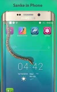 Snake in phone Screen Shot 0