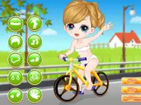 The little girl learn bicycle Screen Shot 0