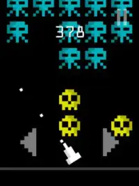 Invaders Classic Arcade Game - Pixel Art Shooter Screen Shot 8