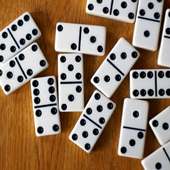 Classic Dominoes Game (New)
