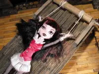 Monster Dolls Puzzle Screen Shot 2