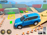 Prado Parking Car Game Screen Shot 7