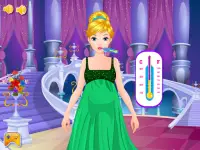 Cinderella gives birth games Screen Shot 1